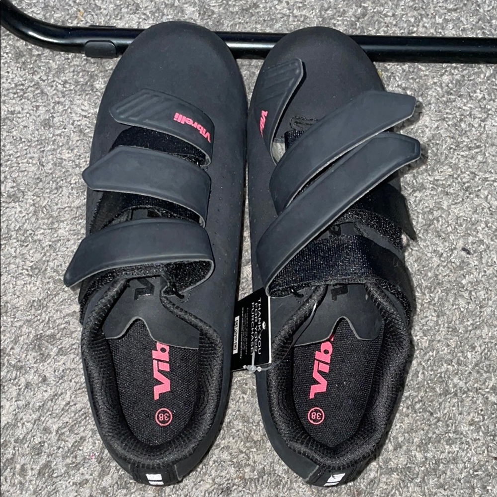 Vibram Women's Black Athletic Shoes